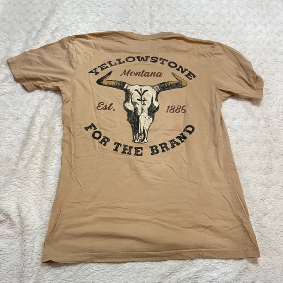 5/25🦋 Yellowstone Tshirt Size Large - Picture 3 of 4